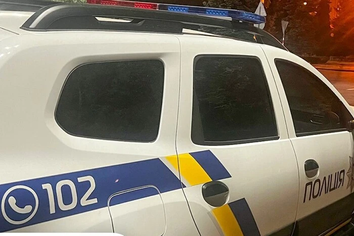 W Poltawie: 19-letni chłopak spadł z dachu centrum handlowego