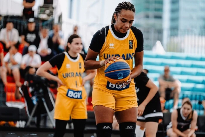 Das Frauen-Nationalteam der Ukraine im 3x3-Basketball hat die ersten beiden Spiele bei der Weltmeisterschaft gespielt