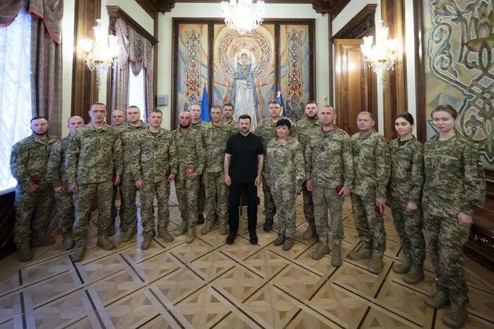 Президент отметил государственными наградами воинов Госспецсвязи (видео)