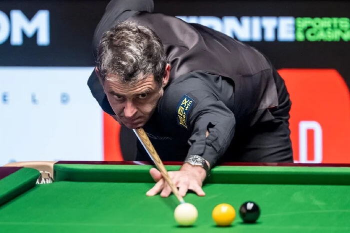 Photograph of O'Sullivan at the World Snooker Championship