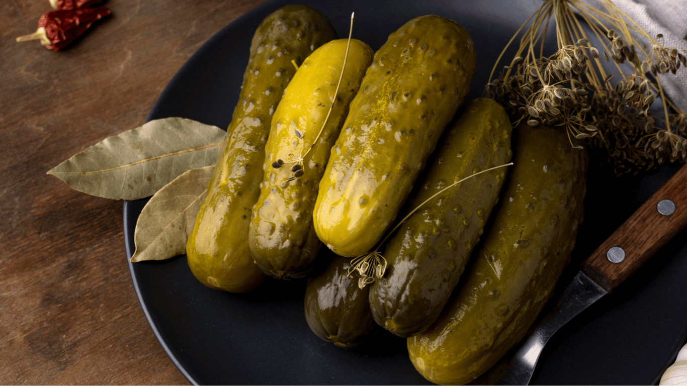 Чтобы маринованные огурцы были хрусткими — какого продукта избегать
