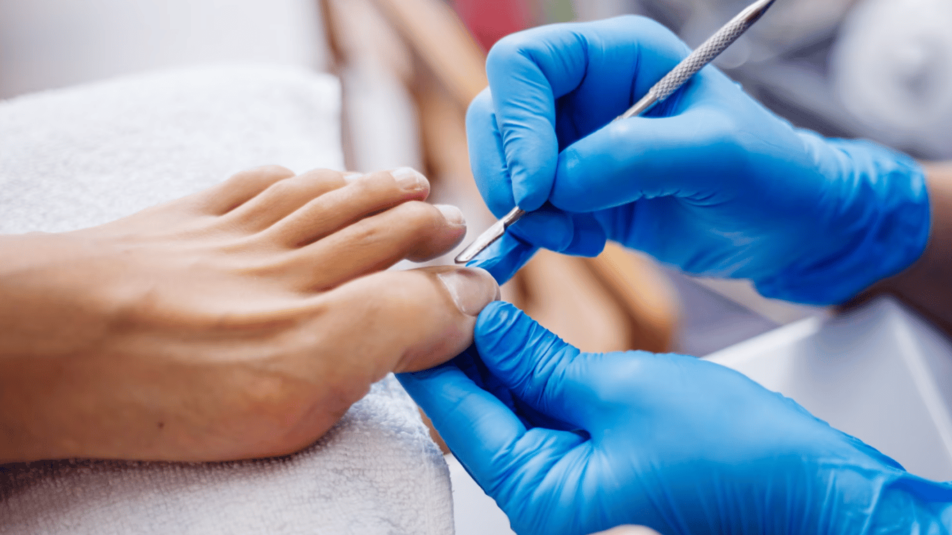 How long to wear a pedicure without harming your nails — the exact term