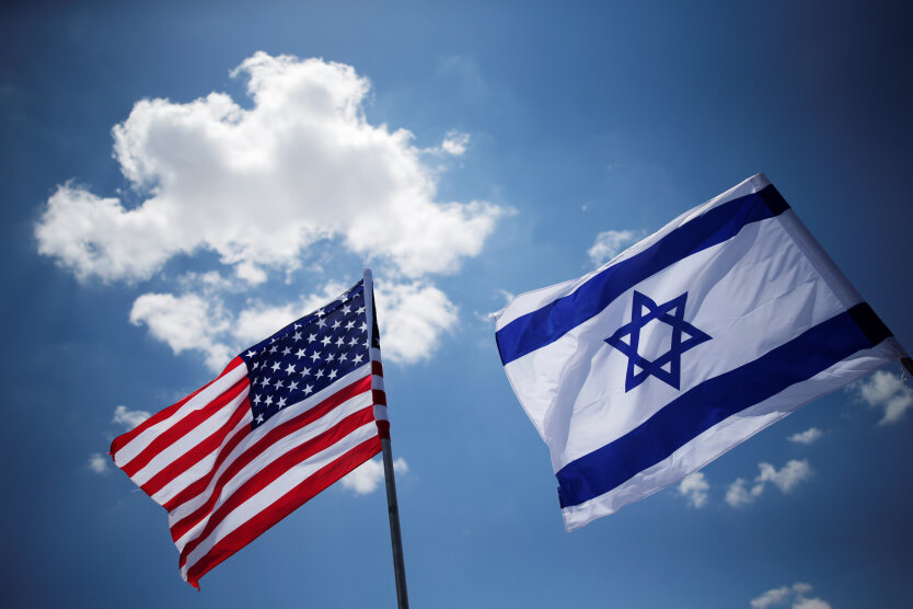 Israels Angriff: Die USA verlegen Kriegsschiffe in den Nahen Osten, Teheran bereitet Vergeltungsschlag vor
