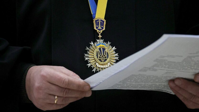 Украинцам угрожают штрафы за одежду: кому придется заплатить до 6800 гривен